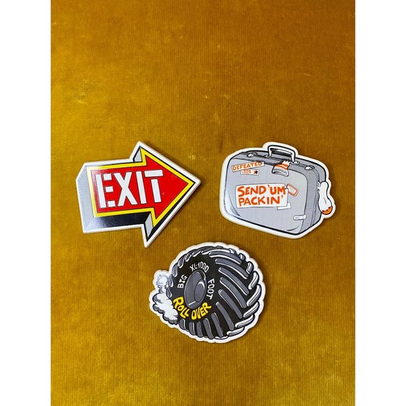VINTAGE PLASTIC PINS - Set of 3 - Trammell - Exit Arrow - Send 'Um Packin' - 3" - Picture 2 of 6
